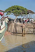 Tonle Sap - Kampong Phluk village - every day life